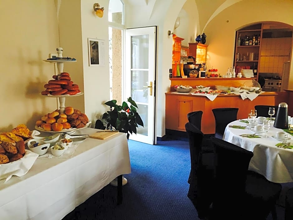 Dein Gutshof Hotel & Ferienwohnungen