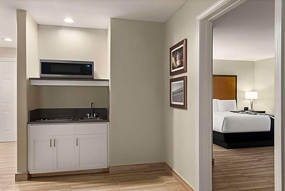 La Quinta Inn & Suites by Wyndham Brownsville North