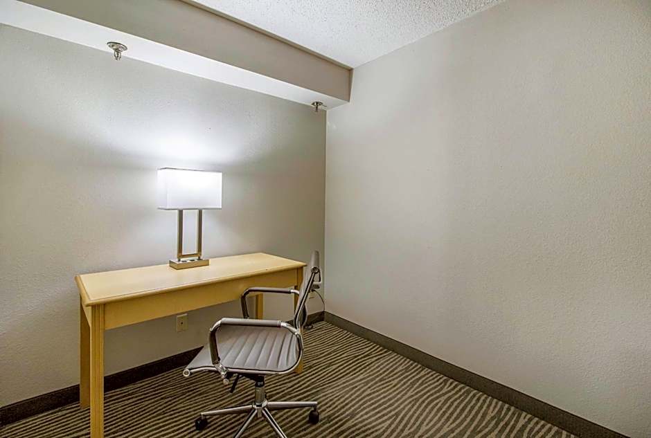 Clarion Hotel Jackson Northwest