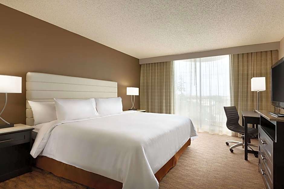 Embassy Suites By Hilton Hotel Oklahoma City-Will Rogers Airport