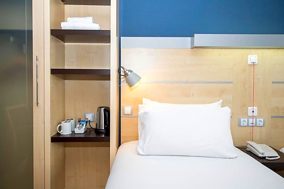 Holiday Inn Express Molins de Rei By IHG