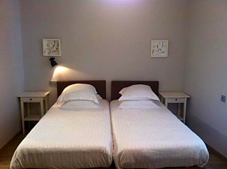 Studio with Twin Beds (2 Adults)