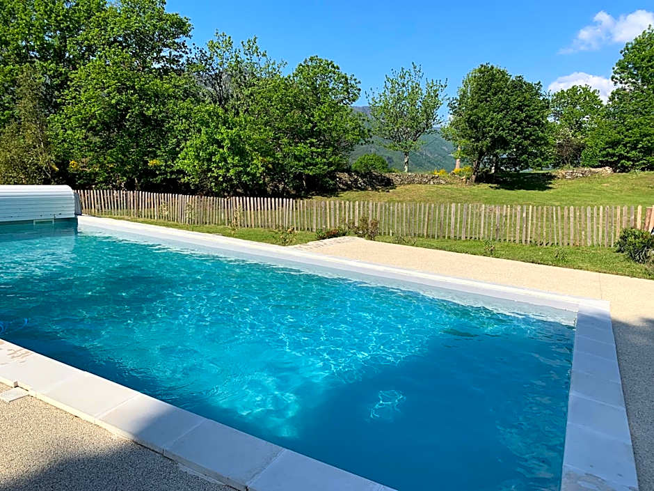 Le Mas De La Siffleuse