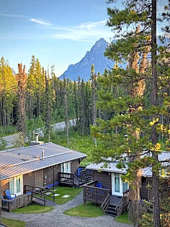 Sunwapta Falls Rocky Mountain Lodge