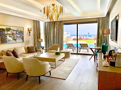 Lagoon Swim-up Suite