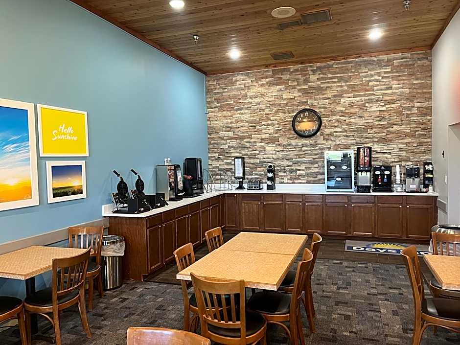 Days Inn by Wyndham Hutchinson