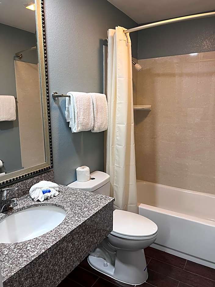 Surf City Inn & Suites