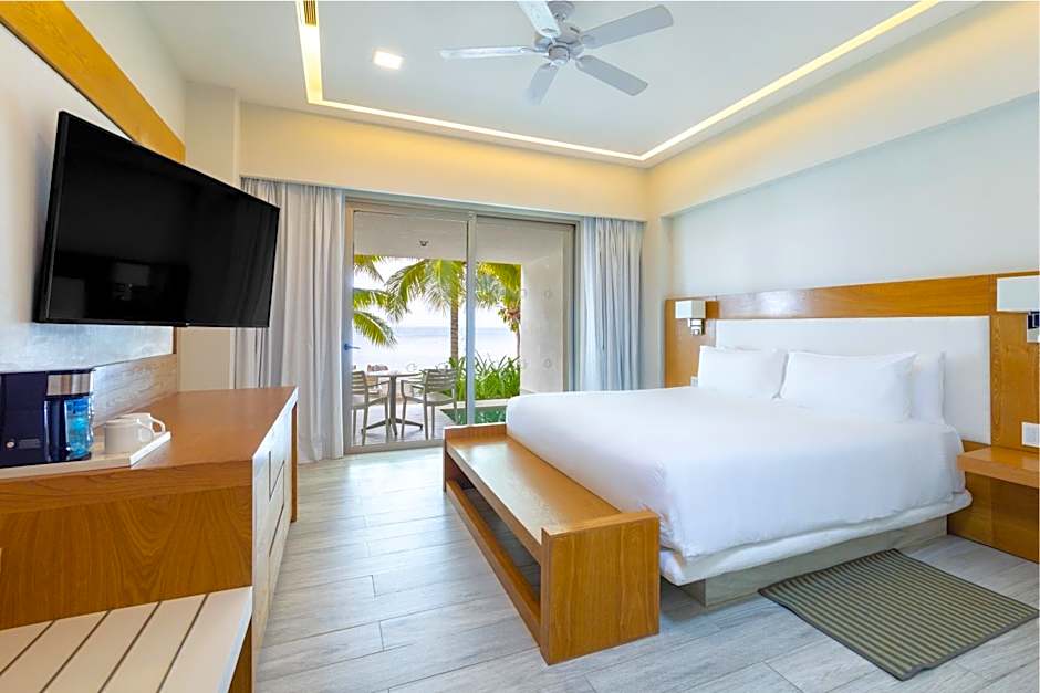 Izla Beach Front Hotel