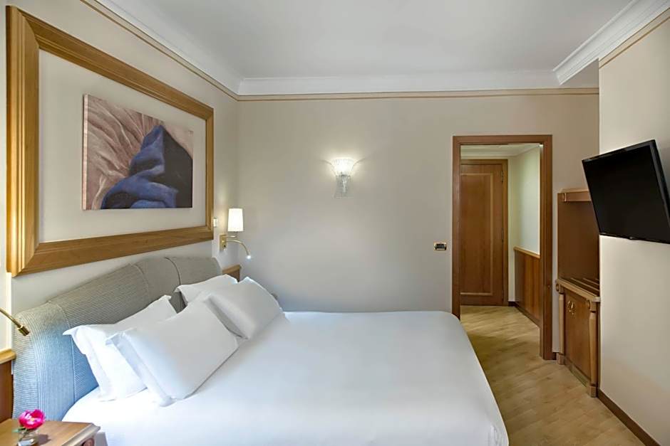 Renaissance Naples Hotel Mediterraneo