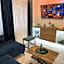 La Luna Premium Deluxe Apartment with Pool & Jacuzzi, Bikes and Secured Parking