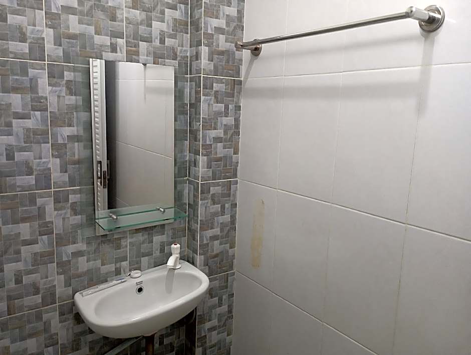 RedDoorz @ Jalan Sudirman Purwokerto