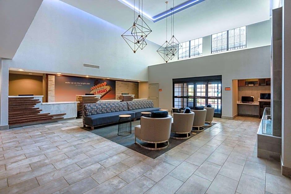 La Quinta Inn & Suites by Wyndham Las Vegas Airport South