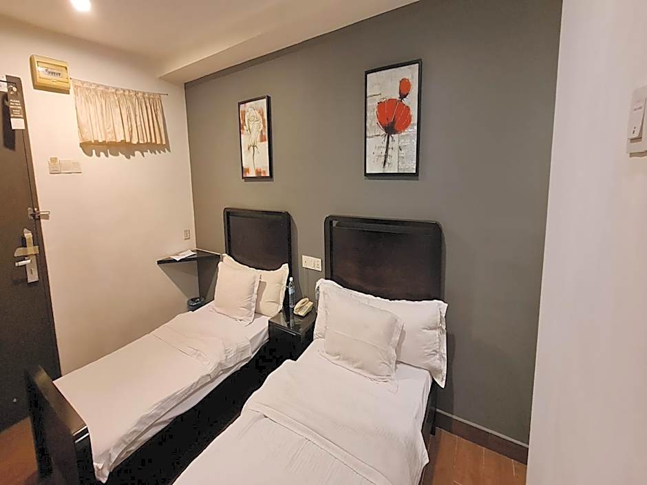 Photo 1 of 5 of Standard Twin Room