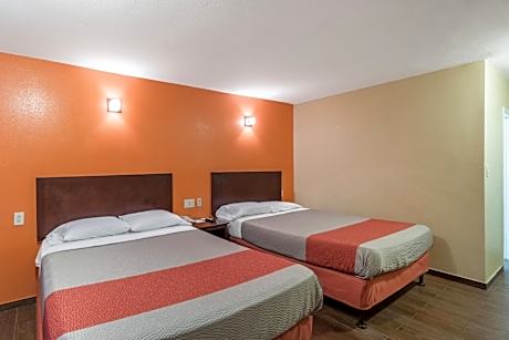 Deluxe Queen Room with Two Queen Beds - Non-Smoking