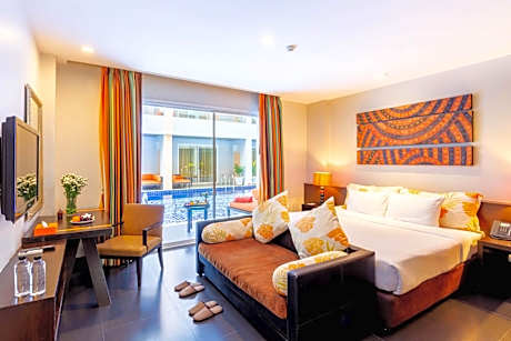 Suite with pool access