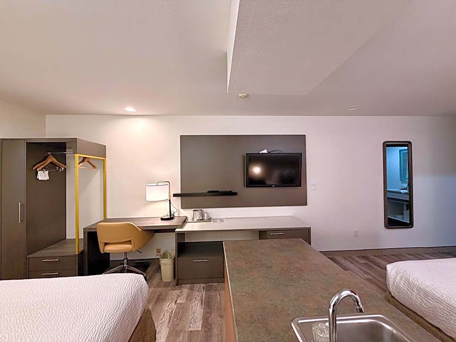 Ramada Limited Bloomington IL I-74/I-55