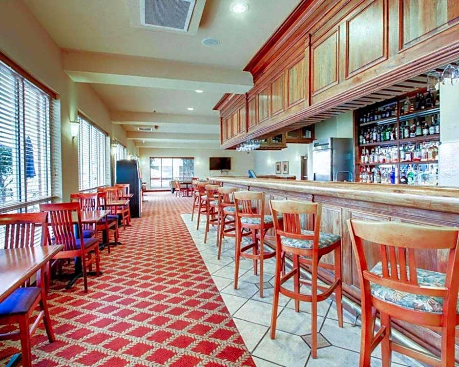 Clarion Suites Vidalia Riverfront