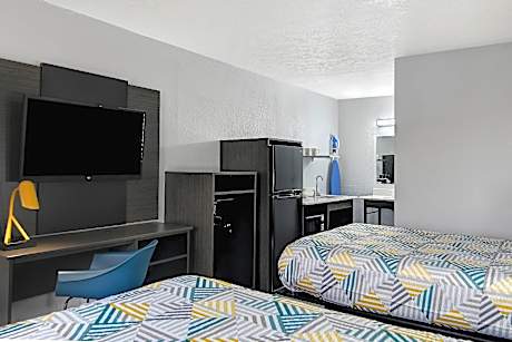 2 Full Beds | Mobil Access Tub Nsmk Kitchen