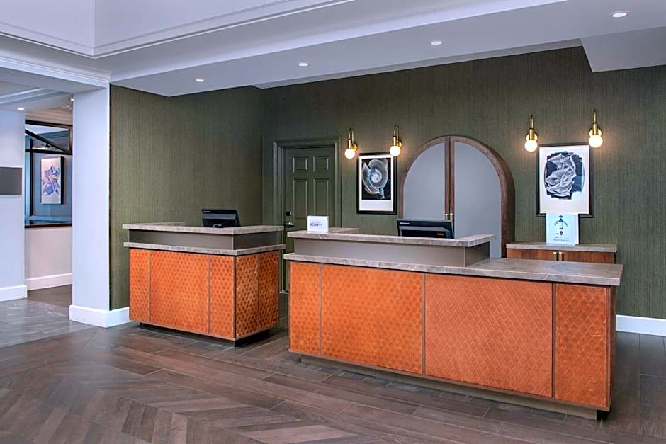 Courtyard by Marriott Savannah Downtown/Historic District