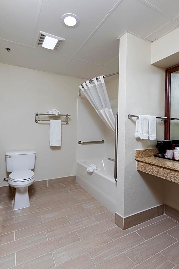 Quality Inn & Suites Mount Vernon