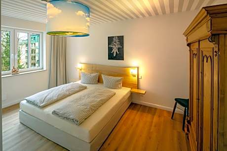 One-Bedroom Apartment - Annex