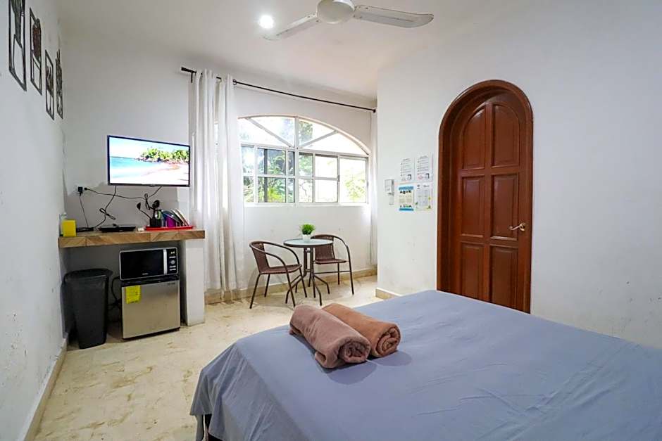 Cozy stay near 5th Ave and beach