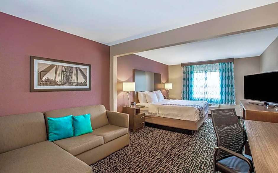 La Quinta Inn & Suites by Wyndham Fayetteville