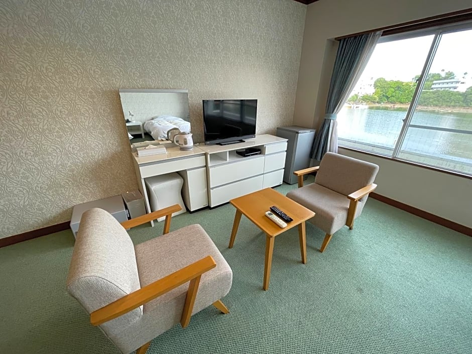 Marina Hotel Kaikuu