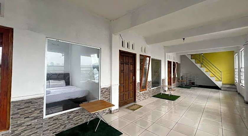 RedDoorz Syariah at Jalan Dieng 4