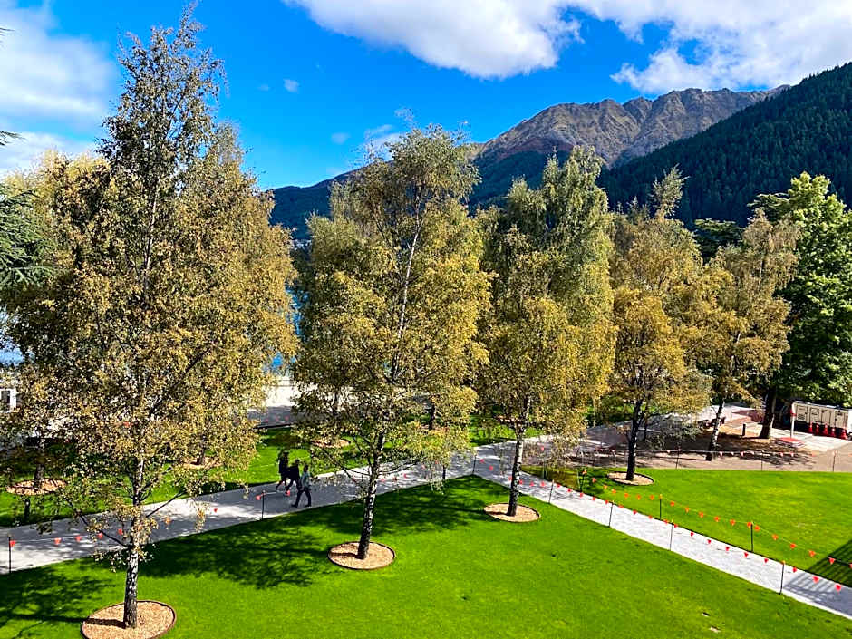 Novotel Queenstown Lakeside