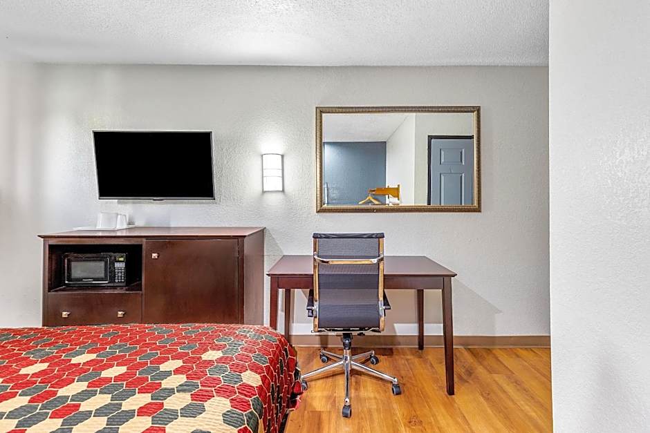 Econo Lodge Akron Copley Northwest