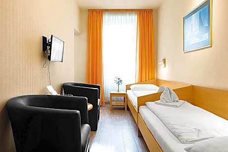 Double or Twin Room with Private Bathroom