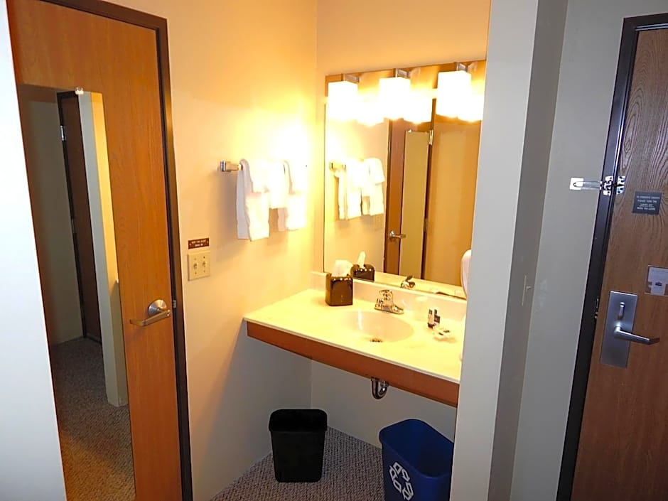 AmericInn by Wyndham Sturgeon Bay