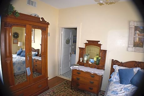 Deluxe Single Room