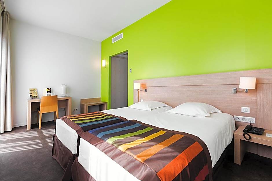 Esatitude Hotel