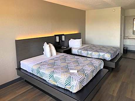 Quadruple Room - Disability Access - Roll in Shower