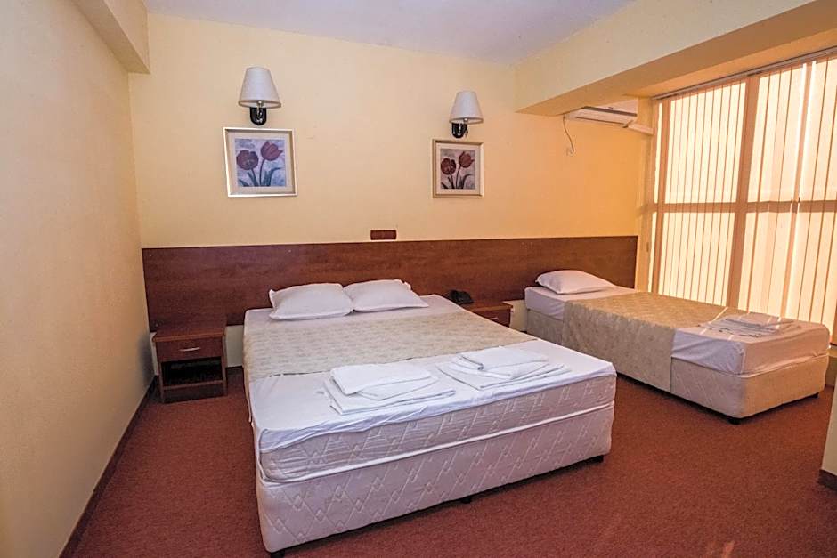 Avenue Hotel