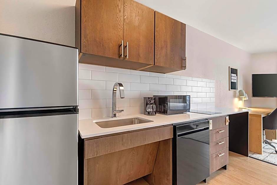 Sonesta Simply Suites Baltimore BWI Airport