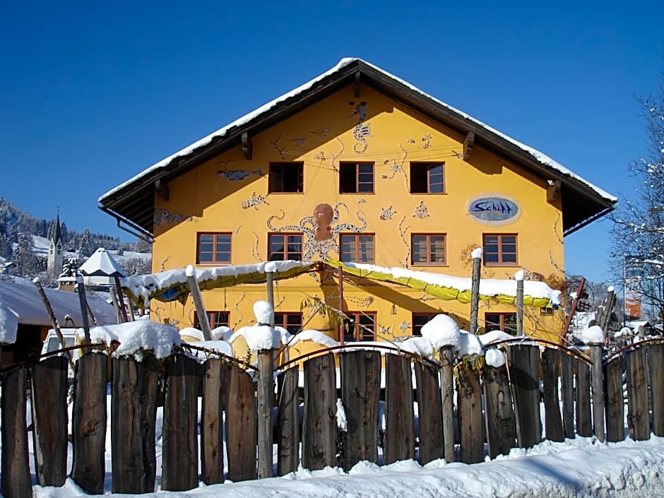 Schiff Bihlerdorf - Hostel
