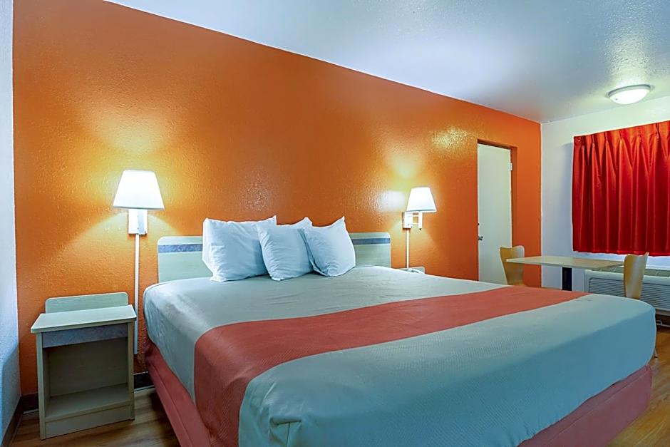 Motel 6-Gainesville, GA