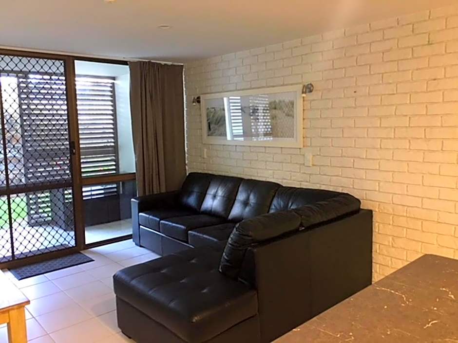 Merrima Court Holidays