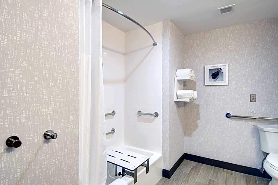 Hampton Inn By Hilton & Suites Portland, ME