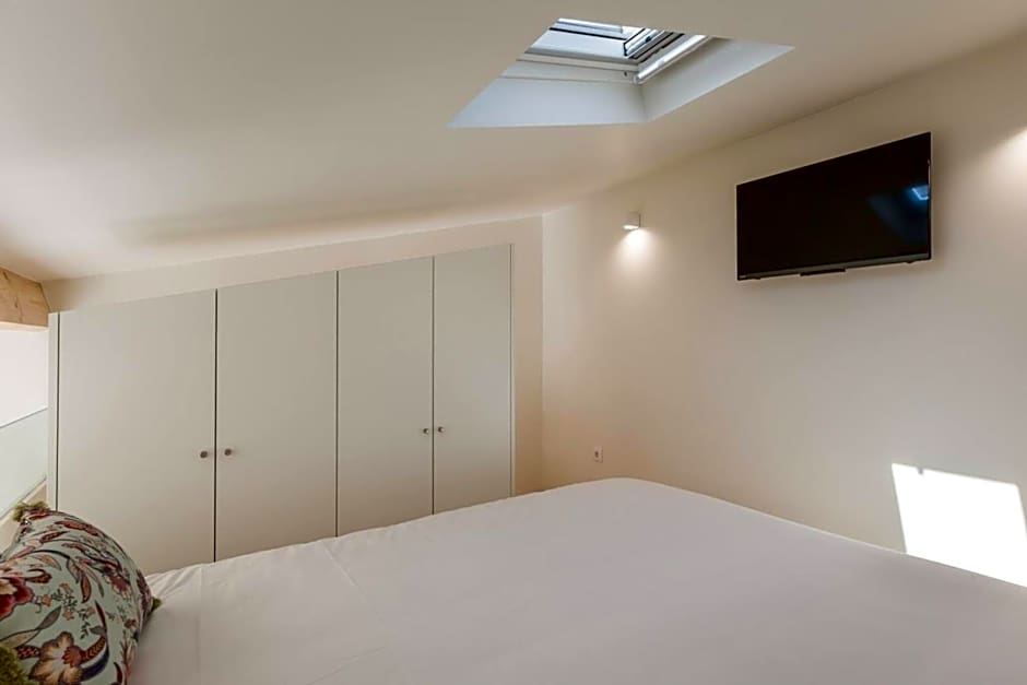 Beco do Paço by Porto Dream Stays