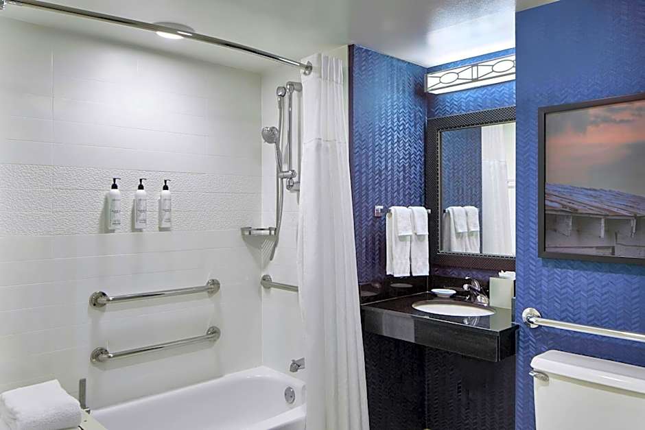 Fairfield Inn & Suites by Marriott Rochester East