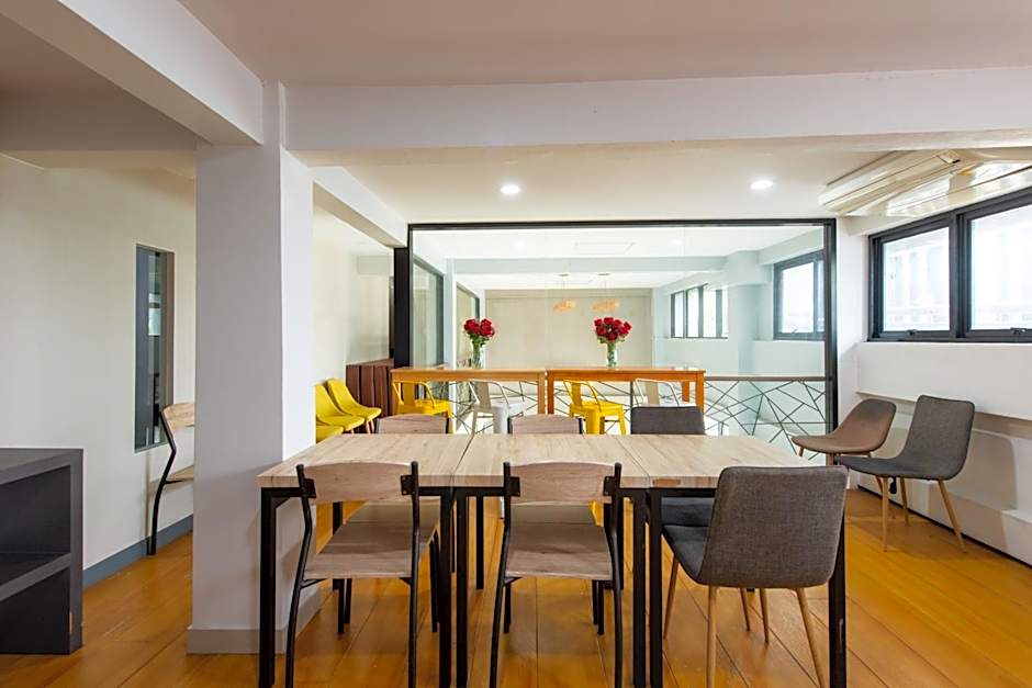 Riski Residence Bangbuathong