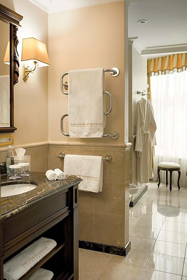 Nobil Luxury Boutique Hotel