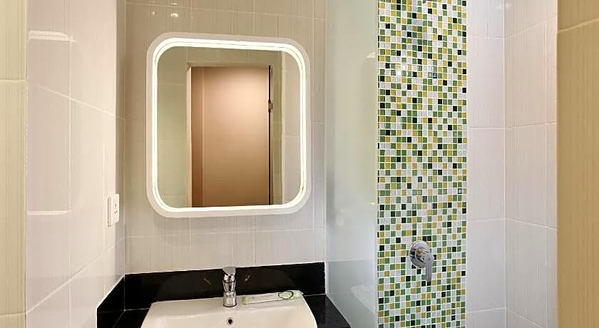 Zest Hotel Airport Jakarta