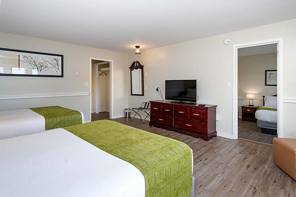 Grey Bonnet Inn