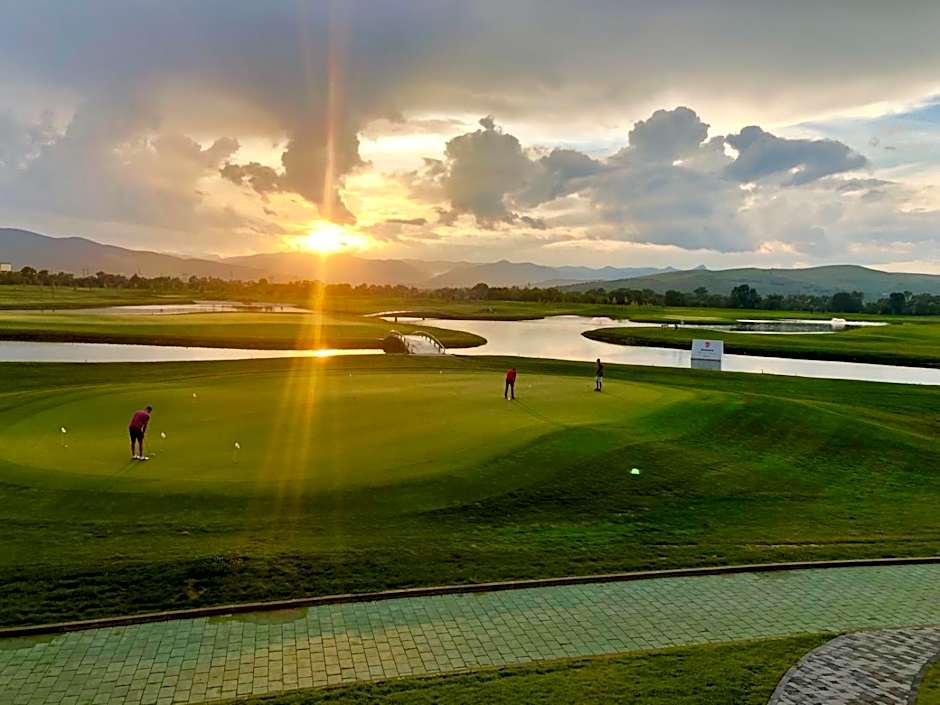 Theodora Golf Club