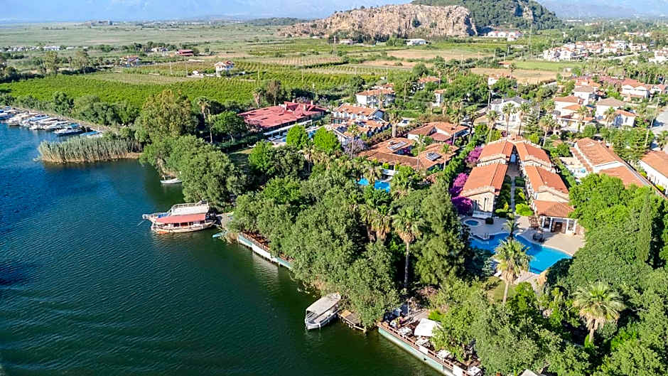 Aydos Hotels & Breeze Restaurant